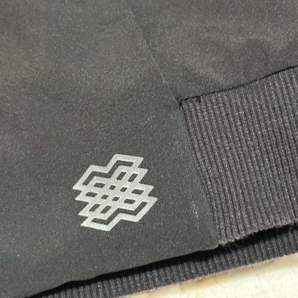 Great for spring! Men’s dressy black bomber jacket by FLX. Size XXL.